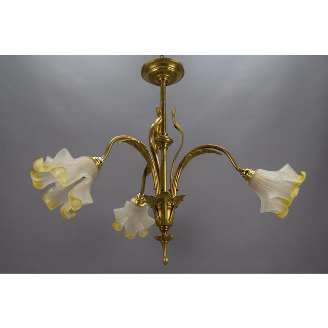 French Art Nouveau Brass and Glass 3-Light Iris-Shaped Chandelier, 1910s For Sale - Image 12 of 18