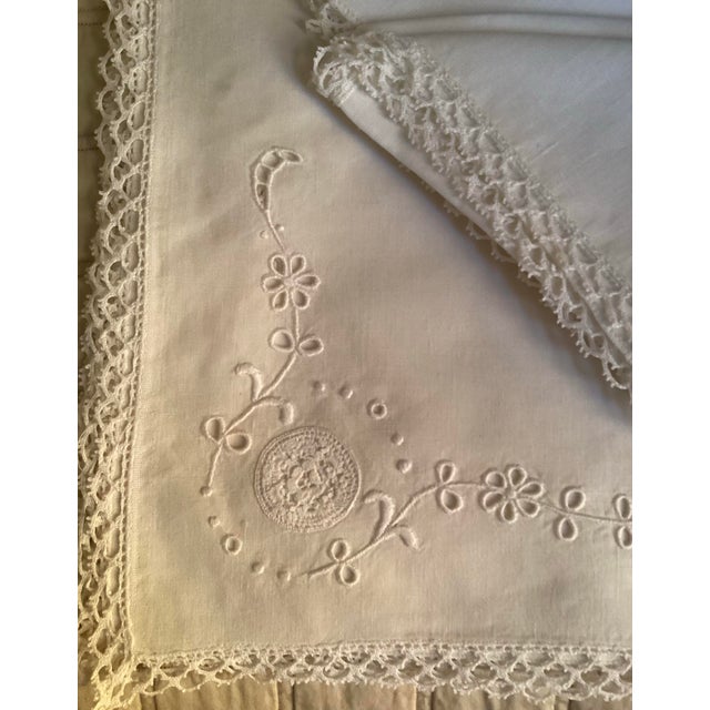 White Linen Place Mats With White Lace Border With 6 Matching Napkins For Sale - Image 4 of 5