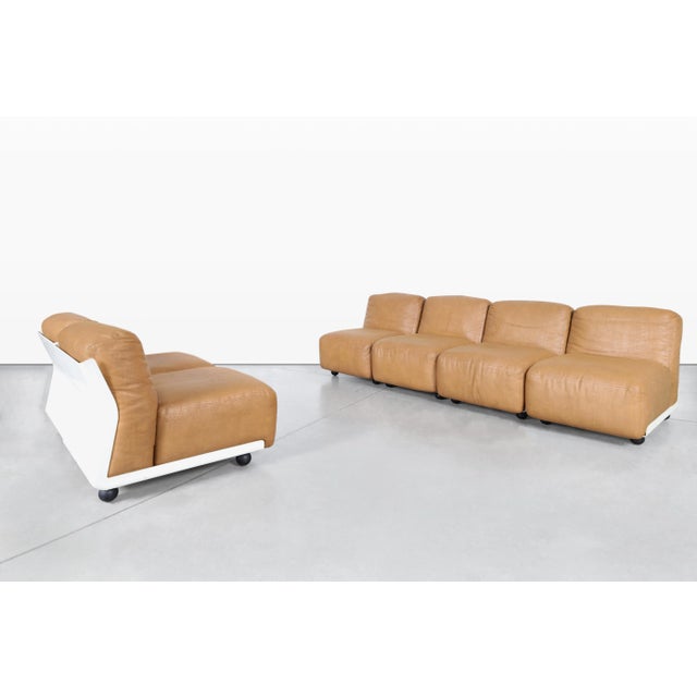 An iconic expression of Italian modern design, this original mid-century Amanta 24 modular seating system was designed by...