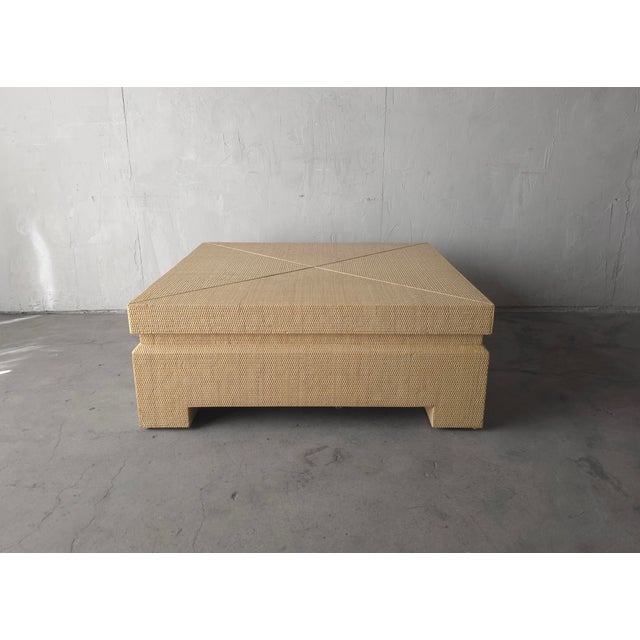 This 1980s coastal modern coffee table is everything the perfect designer coffee table should be. The clean lines, organic...