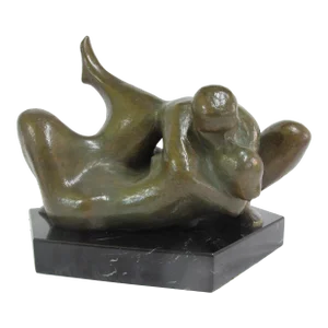 Signed Alberto De La Vega Bronze Figural Kissing Couple Sculpture Statue