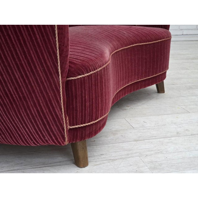 1970s Danish 2-Seater Banana Sofa in Red Velour and Oak, 1970s For Sale - Image 5 of 18