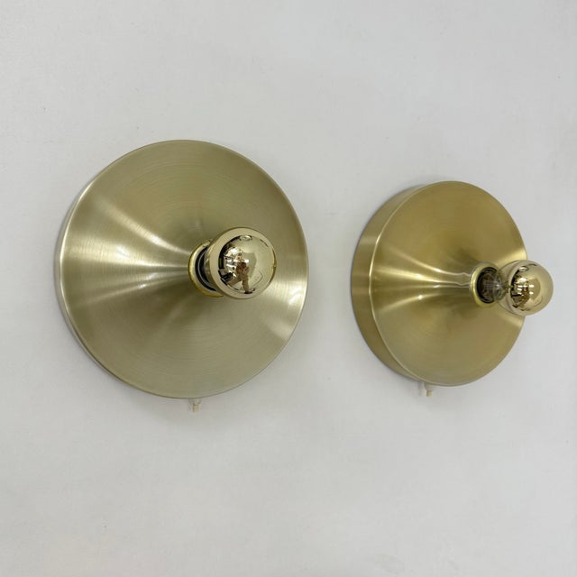 Mid-Century Space Age Disc Lamps attributed to Charlotte Perriand for Honsel, 1970s, Set of 2 For Sale - Image 11 of 18