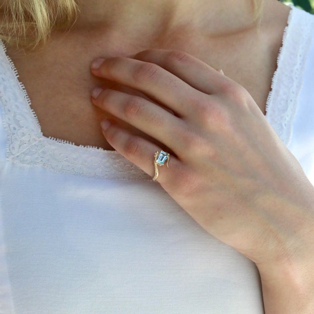 Kai Snake Protection Emerald-Cut 2.03ctw Aquamarine & Diamond East-West Ring in 14k Solid Gold (All Sizes Available) For Sale In Los Angeles - Image 6 of 6
