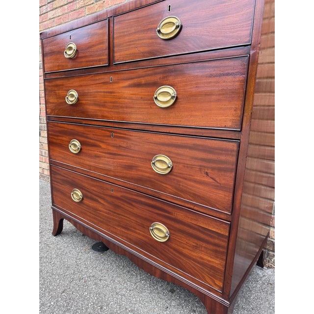 19th Century English Chest of Drawers For Sale - Image 4 of 12
