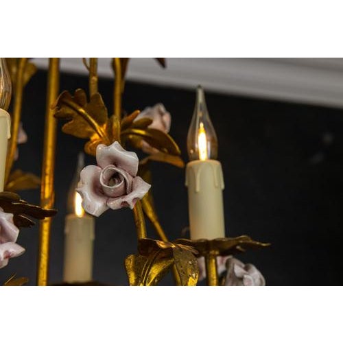 Hollywood Regency Style Gilt Metal and Pink Porcelain Roses Chandelier, Italy, 1970s For Sale - Image 6 of 18