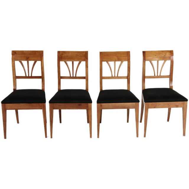 Antique Biedermeier Chairs in Cherry Wood, 1820, Set of 4, in Good conditions. Designed before 1890