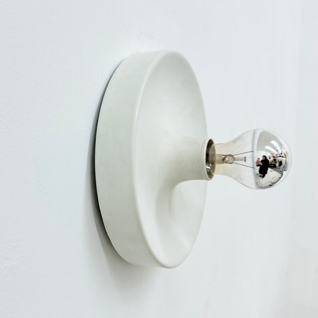 Metal Wall Sconce Disc attributed to Charlotte Perriand for Les Arcs, 1970s For Sale - Image 7 of 18