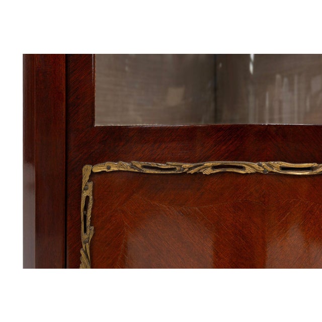 Vintage French Louis XV Style Corner Display Cabinet with Arched Glass, 1950s For Sale - Image 14 of 15