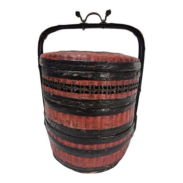 Chinese Red and Black Lacquer Wedding Basket With Handle, Mid-20th Century For Sale