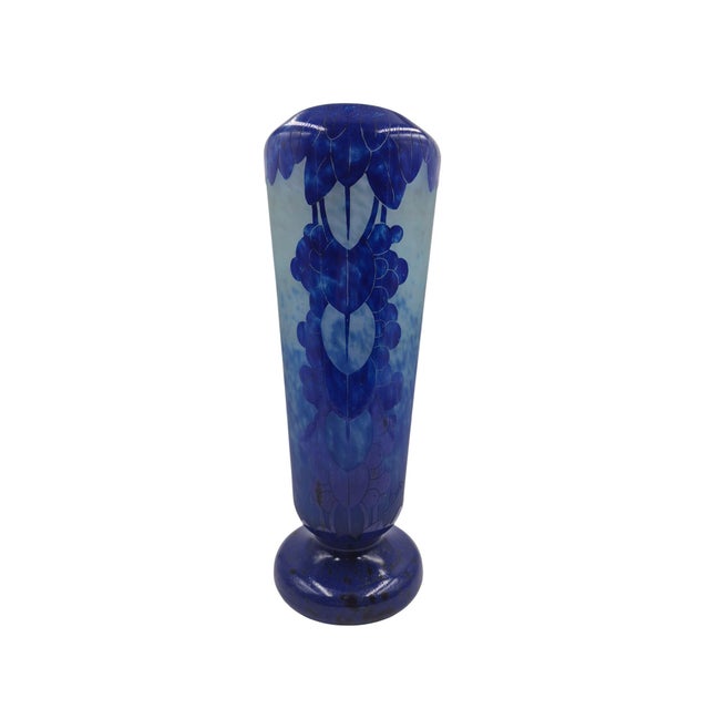 Art Deco 1920s Charder Art Deco Camafeo Vase by Le Verre Français in Vidrio Azul - 32 Cm For Sale - Image 3 of 16