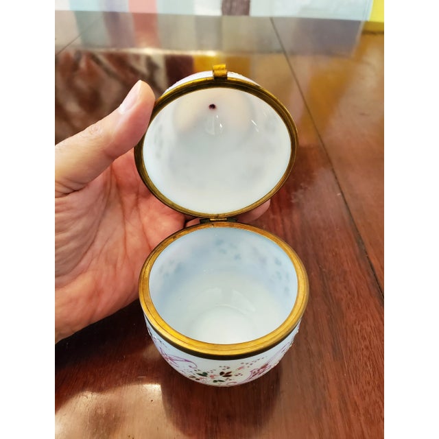 Glass Early 1900s Antique Moser Bohemian Glass Opaline Egg Jewel Box For Sale - Image 7 of 8