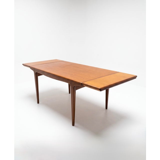 Scandinavian Extendable Table by Johannes Andersen, 1960 For Sale - Image 6 of 10