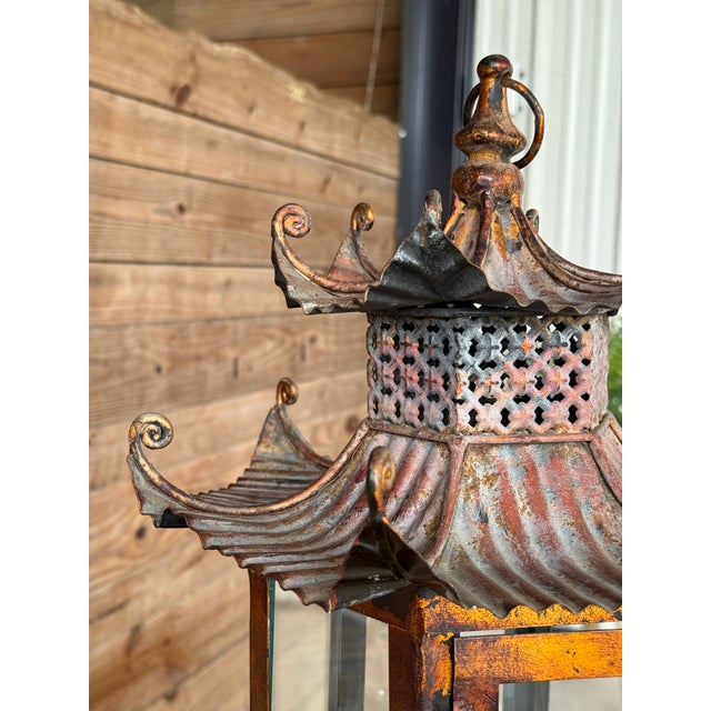 Chinoiserie Regency Pagoda-Style Patinated Metal Lantern Pendant Light For Sale In Naples, FL - Image 6 of 11