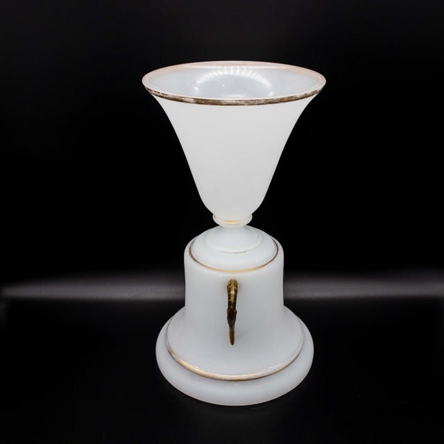 Antique Alabaster Glass Amphora by Gräflich Schaffgotsche Josephinenhütte, 1850 For Sale - Image 3 of 6