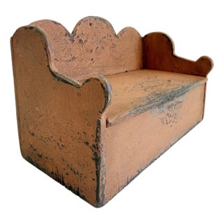 Primitive Wood Box With Scalloped Back For Sale