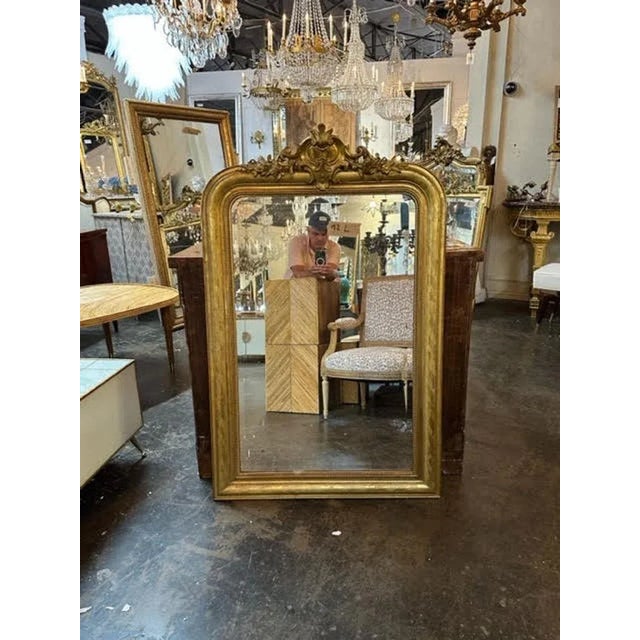 Traditional 19th Century French Louis Philippe Giltwood Mirror With Crest For Sale - Image 3 of 7