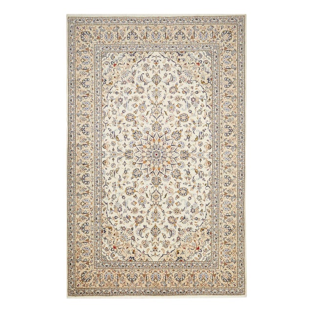 Middle Eastern Rug in Pure Wool For Sale