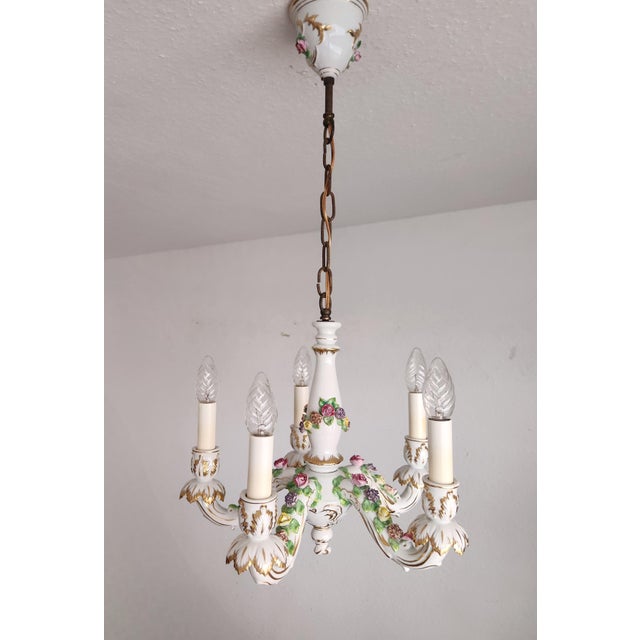 Vintage Hand-Shaped Gilded Five-Light Porcelain Chandelier from Capodimonte, 1940s For Sale - Image 10 of 18