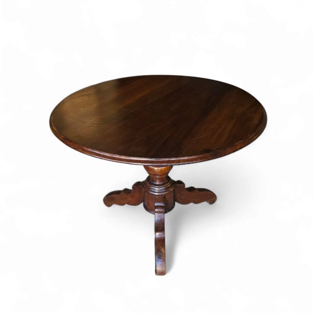Mid-19th Century Italian Renaissance Walnut Center Table For Sale In New York - Image 6 of 8