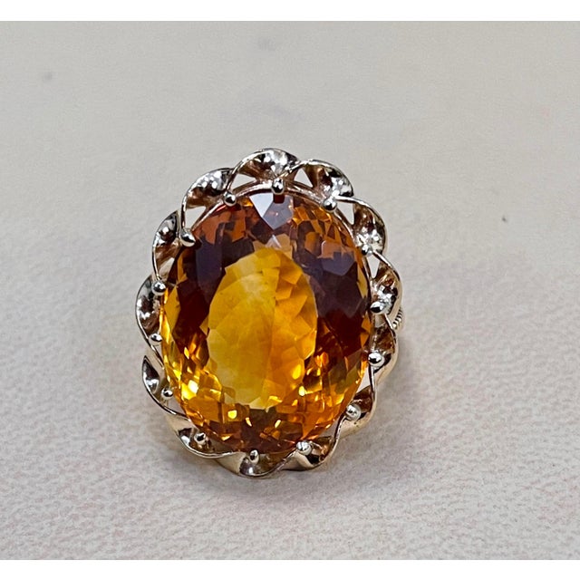 Contemporary 32 Carat Natural Oval Citrine Cocktail Ring in 14 Karat Yellow Gold, Estate For Sale - Image 3 of 18
