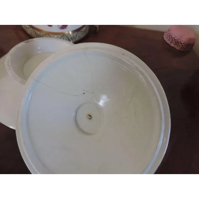 1805 English Coalport Botanical Porcelain Tureens with Covers & Under Plates - A Pair For Sale - Image 9 of 11