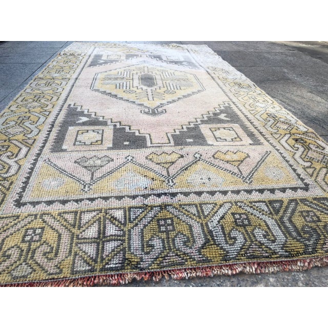 Turkish Oushak Pastel Handwoven Floor Rug - 3′1″ × 5′10″ For Sale - Image 9 of 11