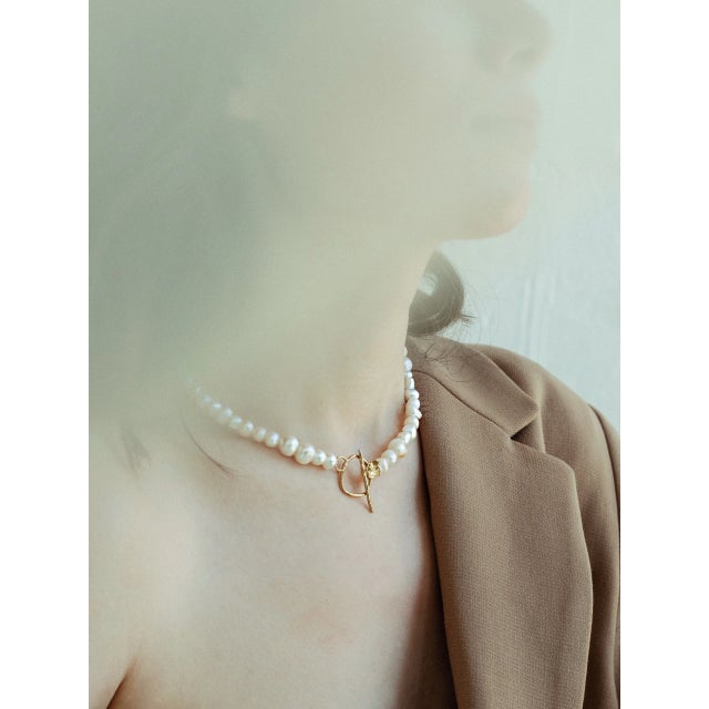 Contemporary Magnolia Pearl Collar For Sale - Image 3 of 5