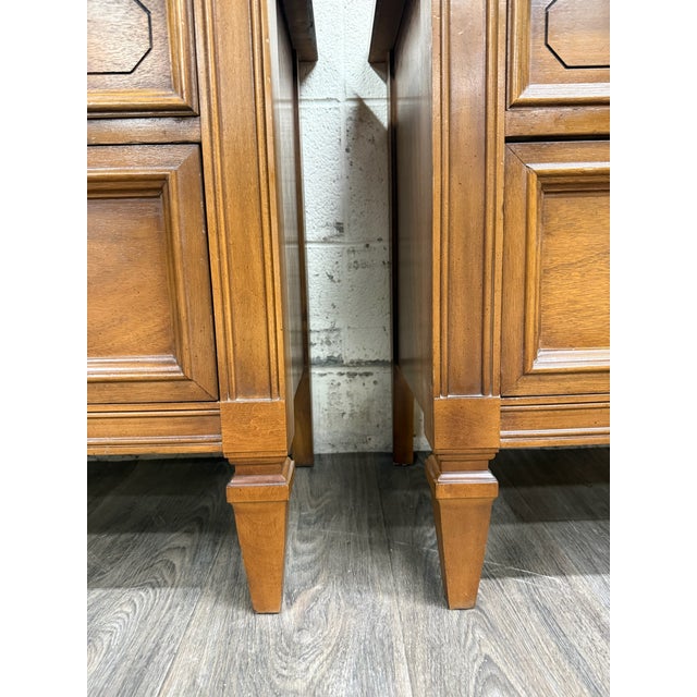 Brown Vintage Dixie Furniture Mid Century Traditional Neoclassical Nightstands - Pair For Sale - Image 8 of 17