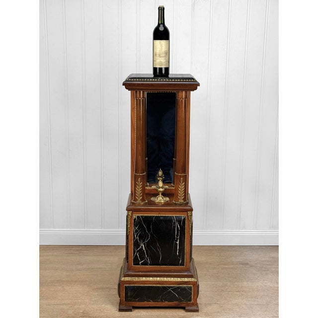 A French Rococo Marble Top Walnut Plant Stand Pedestal, c.1920-1940 - Pairs Nicely with Many Traditional & Eclectic...