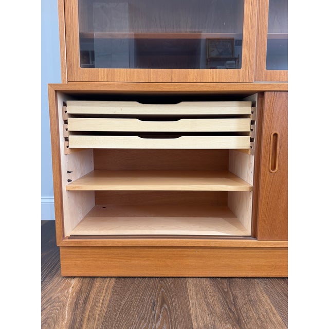 Mid 20th Century Mid 20th Century Danish Modern Teak Bookcase & Display Cabinet by Poul Hundevad With Sliding Glass Doors For Sale - Image 5 of 10