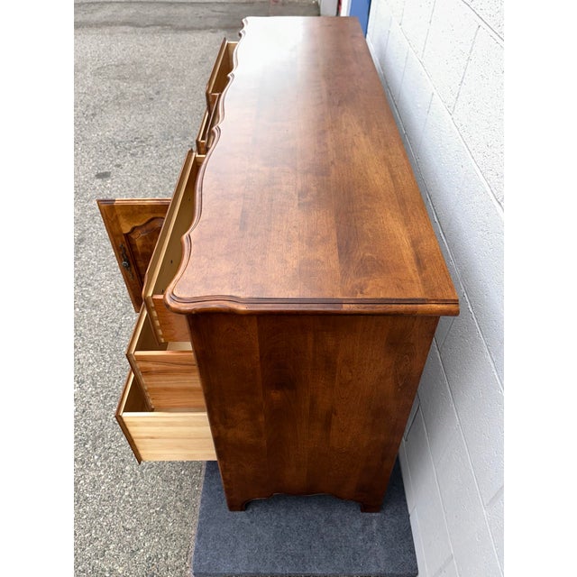 Brown 1990s Ethan Allen French Provincial Country 9-Drawer Dresser⚡️ For Sale - Image 8 of 12