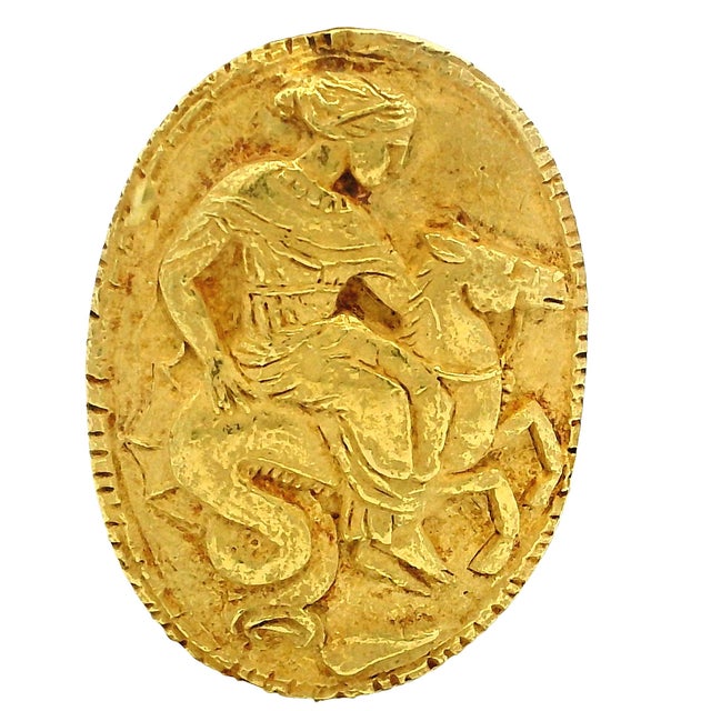 Mediterranean Vintage Greek 18k Gold Classical Hoplite Warrior Intaglio-Style Brooch For Sale - Image 3 of 8