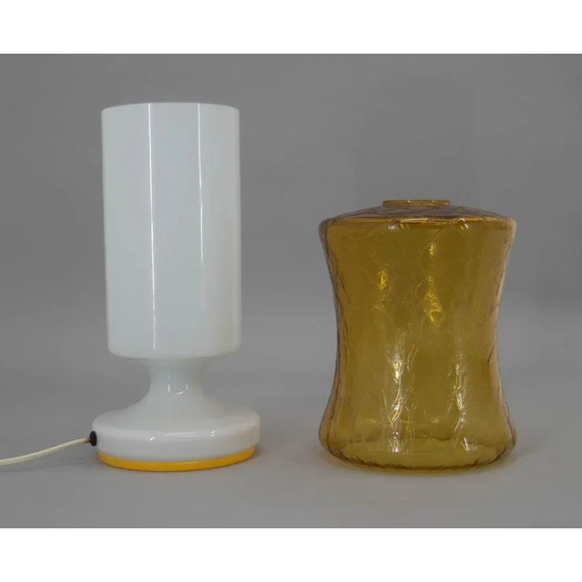 White Mid-Century Glass Table Lamp, 1970s For Sale - Image 8 of 10