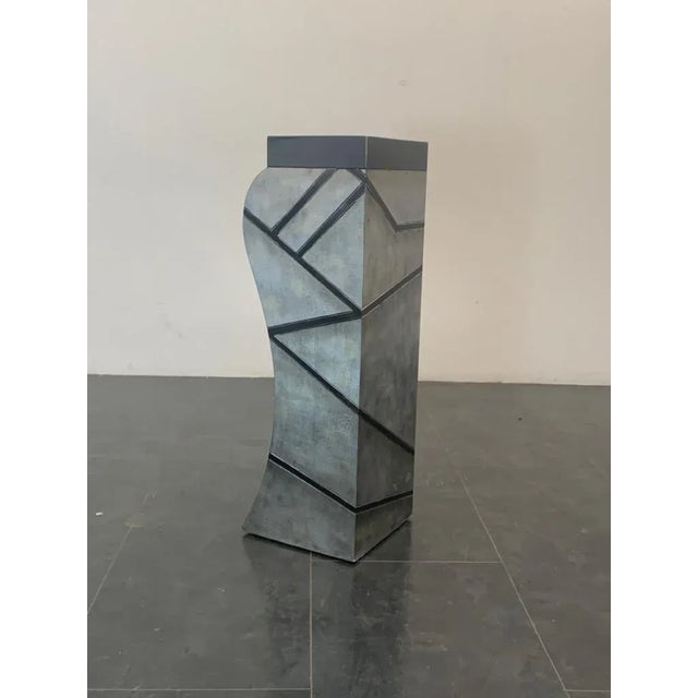 Patinated Silver Leaf Pedestal with Black Lacquered Engraved Lines For Sale - Image 9 of 13