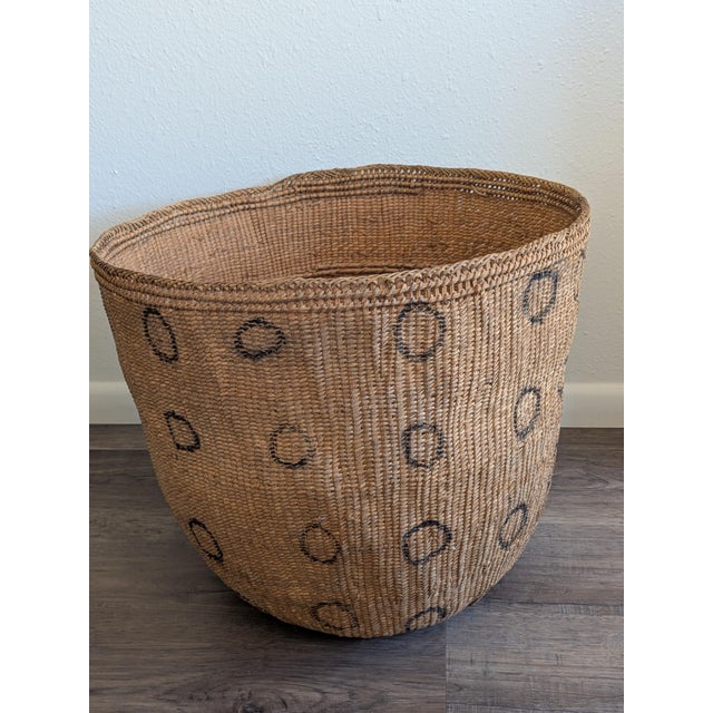 Tribal Vintage Yanomami Rainforest Tribe Gathering Basket For Sale - Image 3 of 10