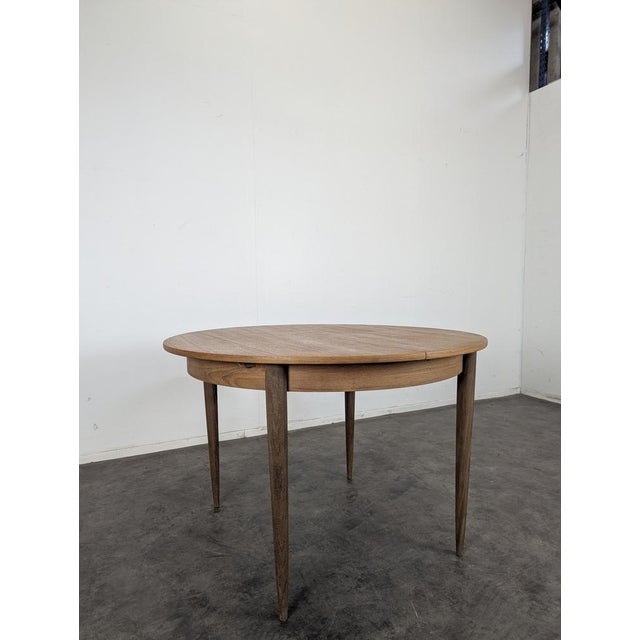 Scandinavian Teak Table with Extension, in Very Good conditions.