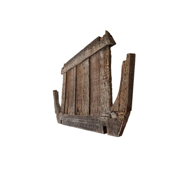 1900 - 1909 Antique Toraja Wood Panel, Sulawesi, Indonesia, Polychrome Detail For Sale - Image 5 of 8
