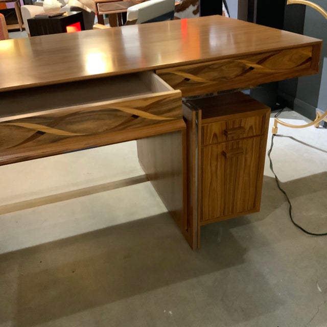 2000 - 2009 Attributed to David Linley Helix Inlaid Desk For Sale - Image 5 of 9