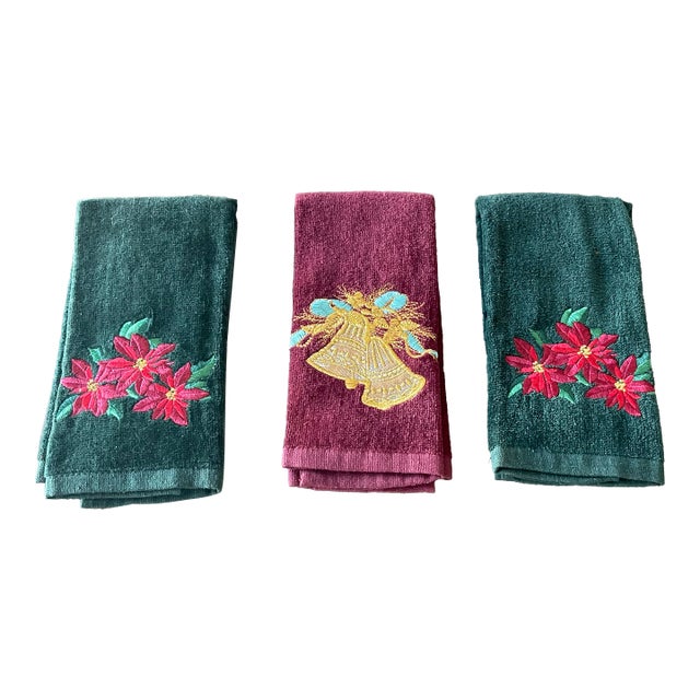 Set of 3 Face /Hand Terry Guest Towels Embroidered for Christmas For Sale