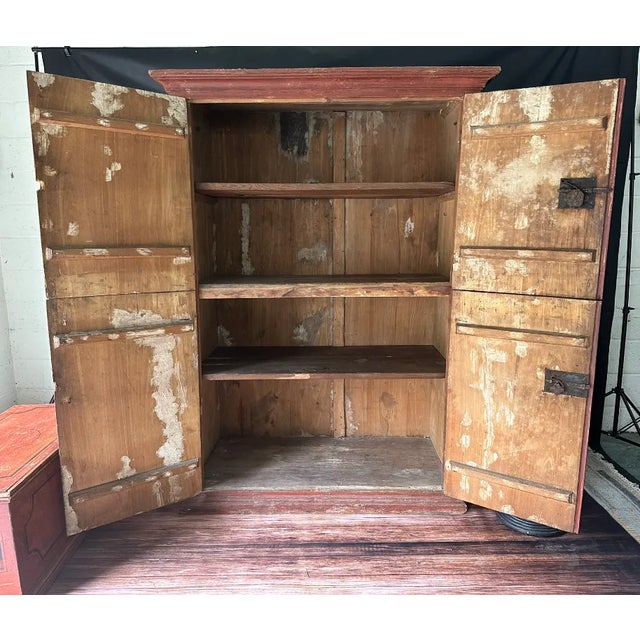 Early 18th Century Italian Country Cupboard, 18th Century, Original Paint For Sale - Image 5 of 8