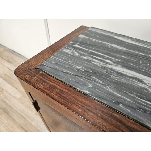 Brown Art Deco Bedside Tables in Walnut Burl with Marble Tops, 1930, Set of 2 For Sale - Image 8 of 18