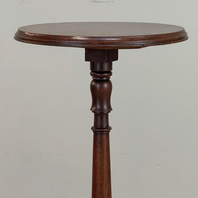 Vintage English Mahogany Lamp Table ~ End Table For Sale - Image 10 of 16