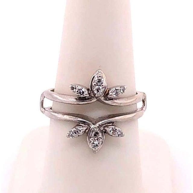 14 Karat White Gold Interlocking Engagement Ring Guard For Sale In New York - Image 6 of 9