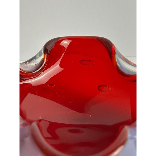 Glass Murano Sommerso Glass Bowl in Ruby Red and Alabaster by Alfredo Barbini, 1960s For Sale - Image 7 of 10
