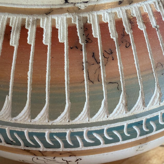 White Donovan Thompson Signed Studio Pottery Vase Navajo Southwestern 5.5" x 9" For Sale - Image 8 of 8