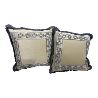Set of 2 Decorative Pillows For Sale