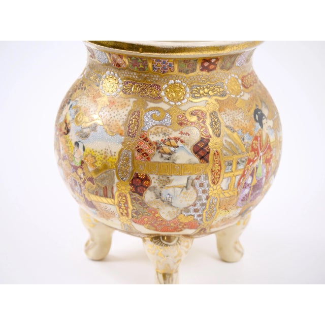 19th Century Hand Painted / Gilt Footed Satsuma Vase For Sale - Image 10 of 12