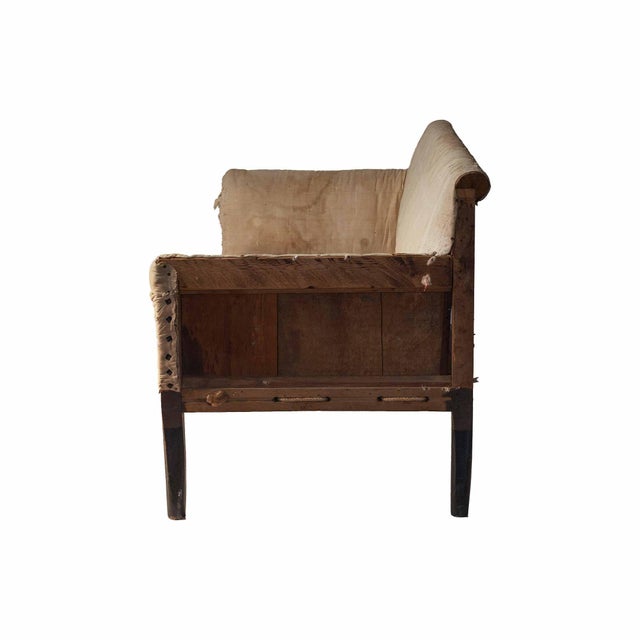 Antique Early 19th Century Federal Sofa For Sale In Providence - Image 6 of 10