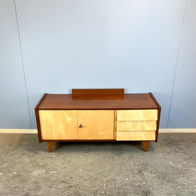 Small Hallway Lowboard Chest of Drawers in Figured Maple, 1960s For Sale - Image 13 of 13